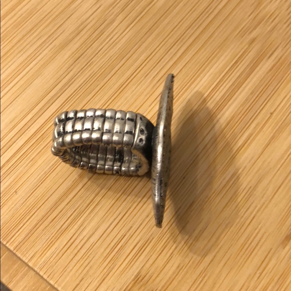 Ring - Picture 3 of 8